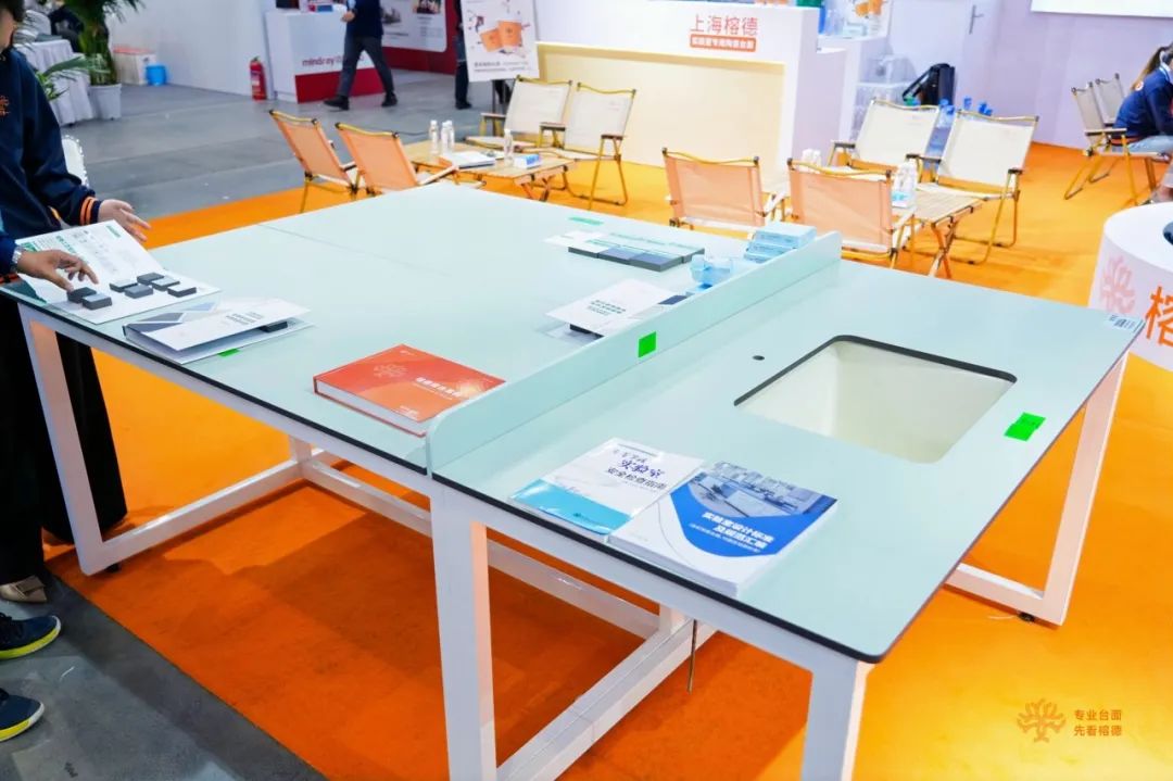 榕德动态上海榕德精彩亮相第63届高等教育博览会-4.jpg
